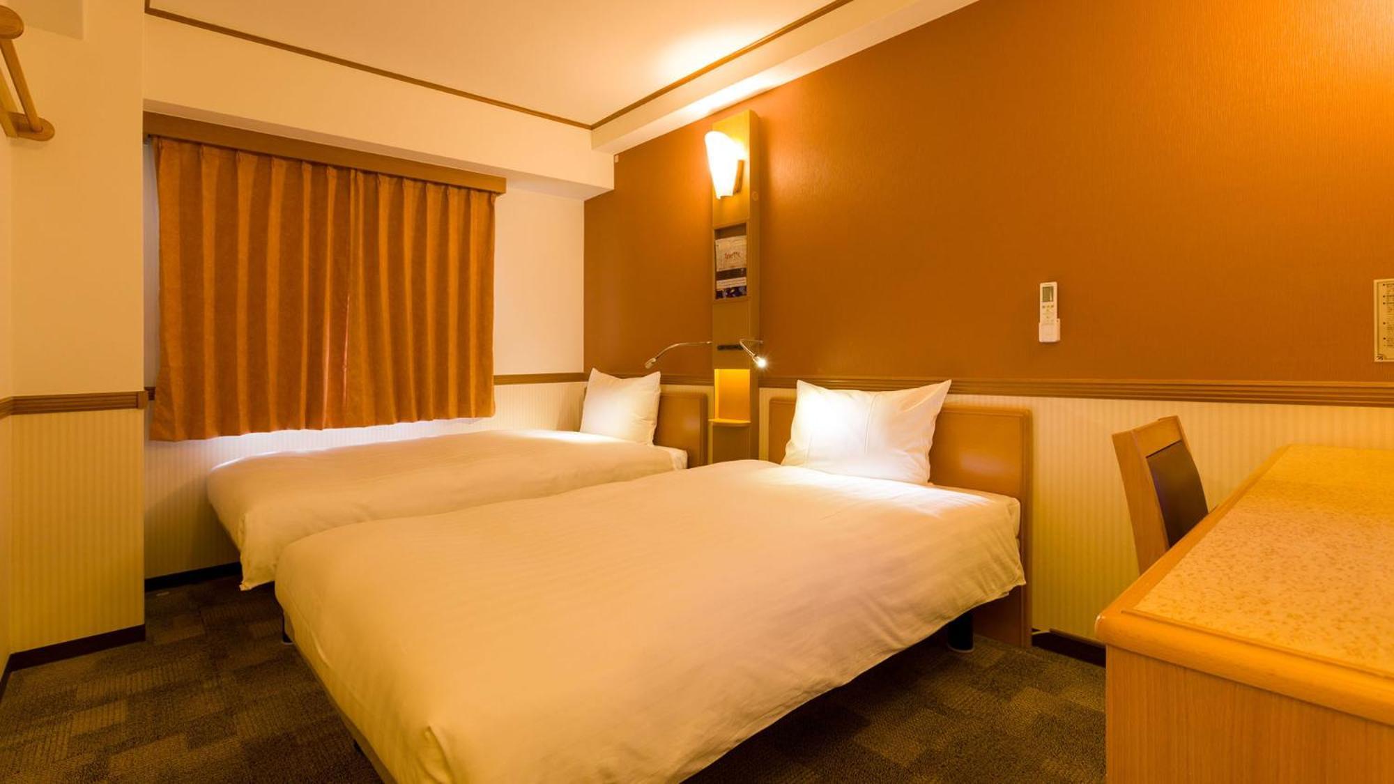 Toyoko Inn Toyohashi Eki Higashi Guchi Chambre photo